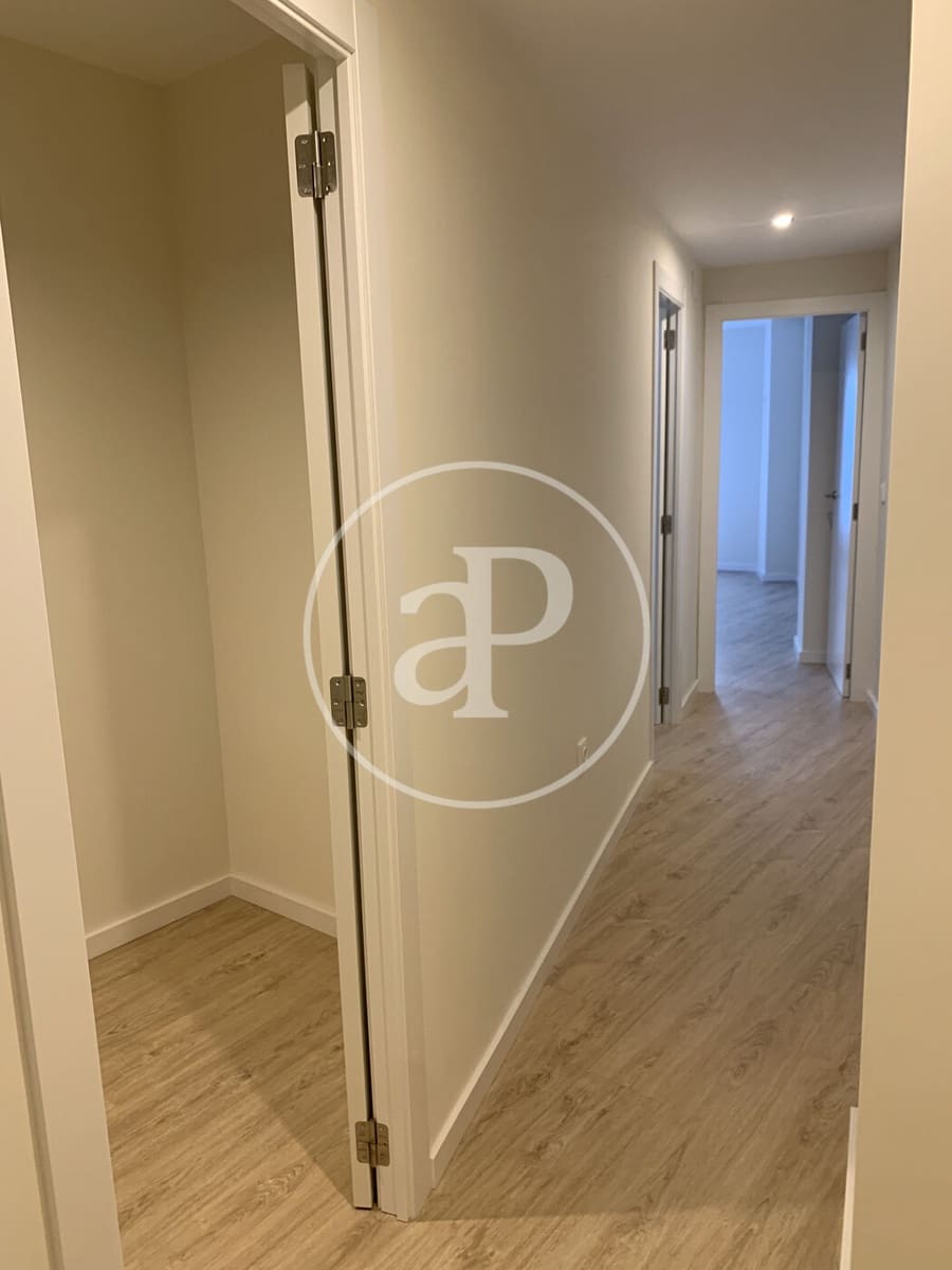 3 sypialnia Apartament do wynajęcia w Miasto Walencja - 1 600 € (Ref: 9462448)