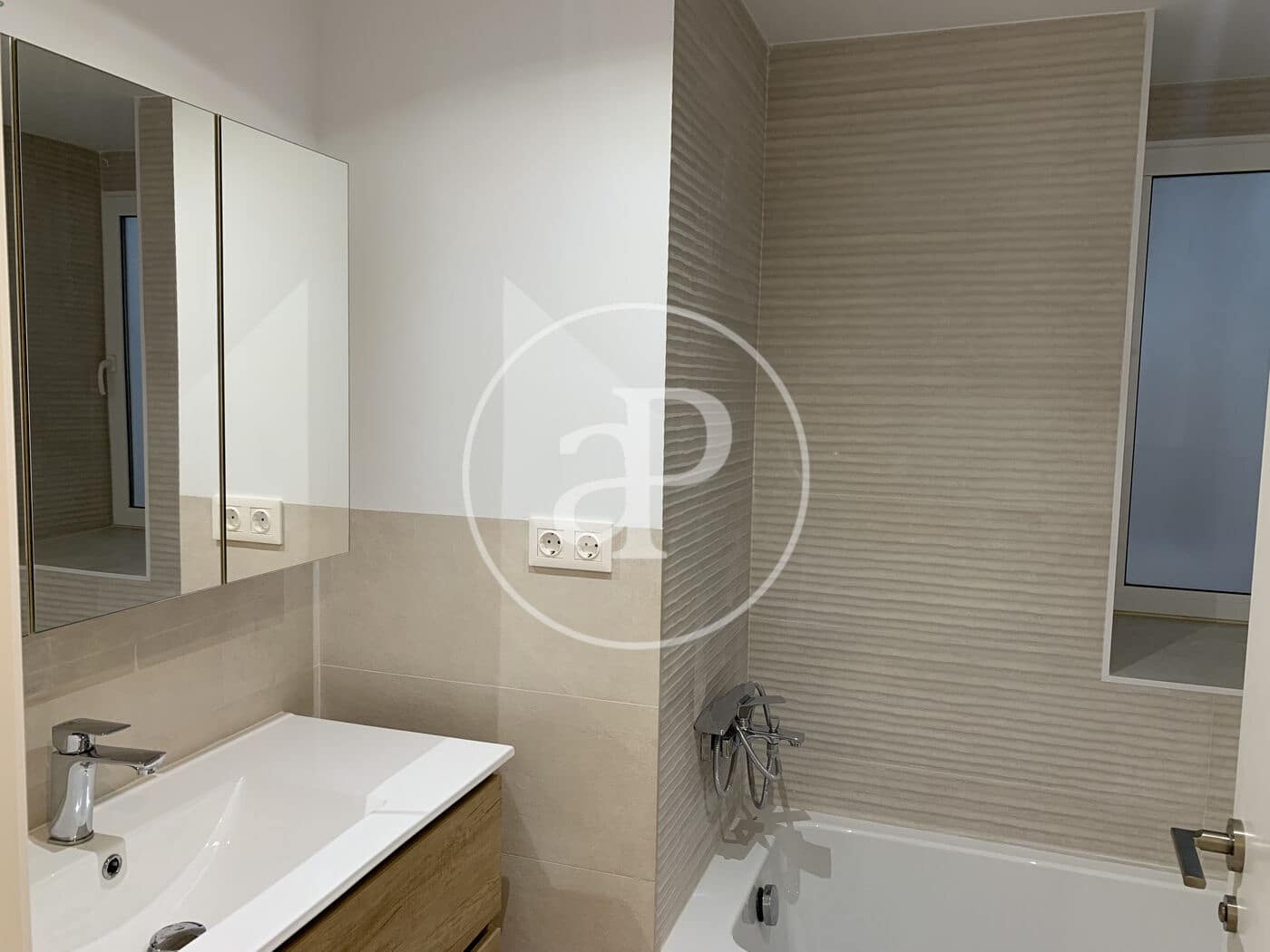 3 sypialnia Apartament do wynajęcia w Miasto Walencja - 1 600 € (Ref: 9462448)