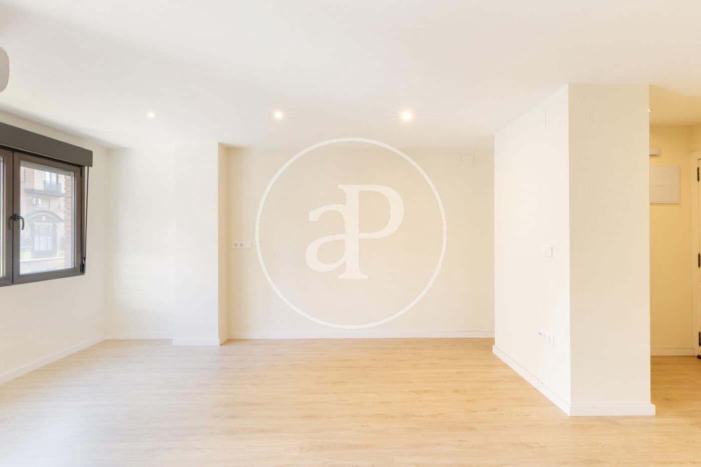 3 bedroom Apartment for rent in Valencia city - € 1,700 (Ref: 9462448)