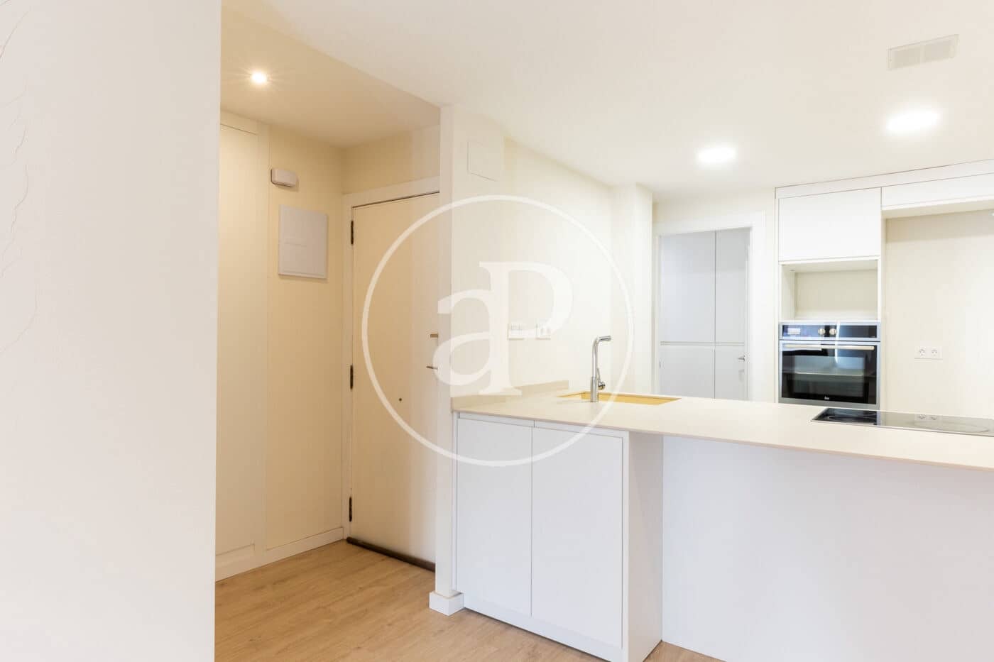 3 bedroom Apartment for rent in Valencia city - € 1,700 (Ref: 9462448)
