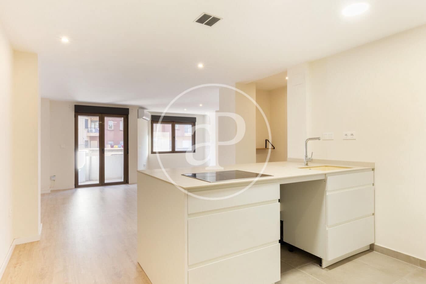 3 bedroom Apartment for rent in Valencia city - € 1,700 (Ref: 9462448)