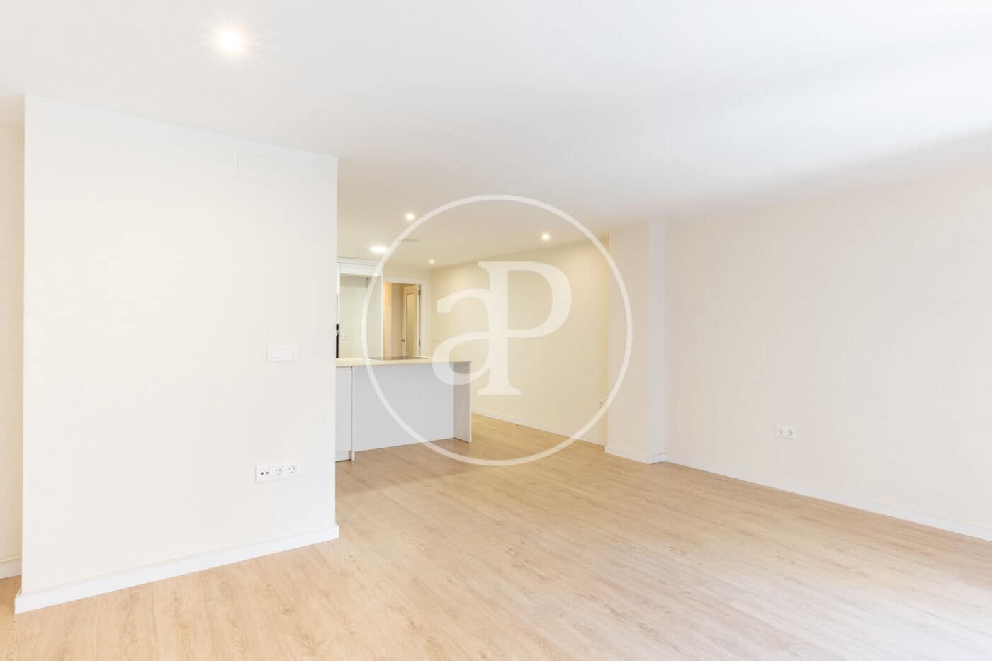 3 bedroom Apartment for rent in Valencia city - € 1,700 (Ref: 9462448)