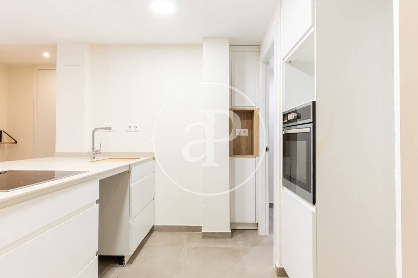 3 bedroom Apartment for rent in Valencia city - € 1,700 (Ref: 9462448)