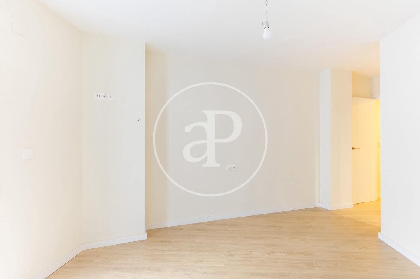 3 bedroom Apartment for rent in Valencia city - € 1,700 (Ref: 9462448)