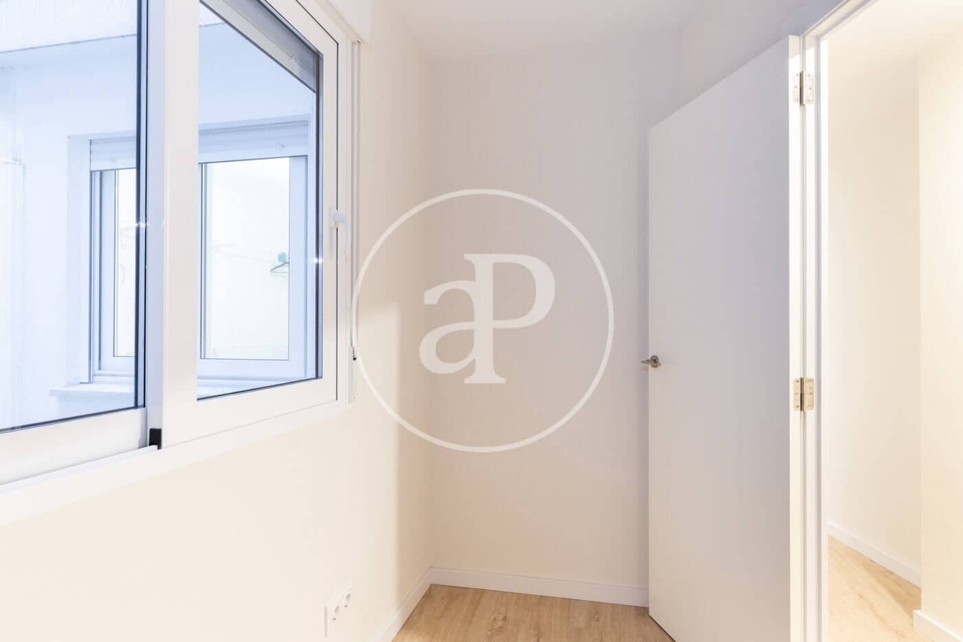 3 bedroom Apartment for rent in Valencia city - € 1,700 (Ref: 9462448)