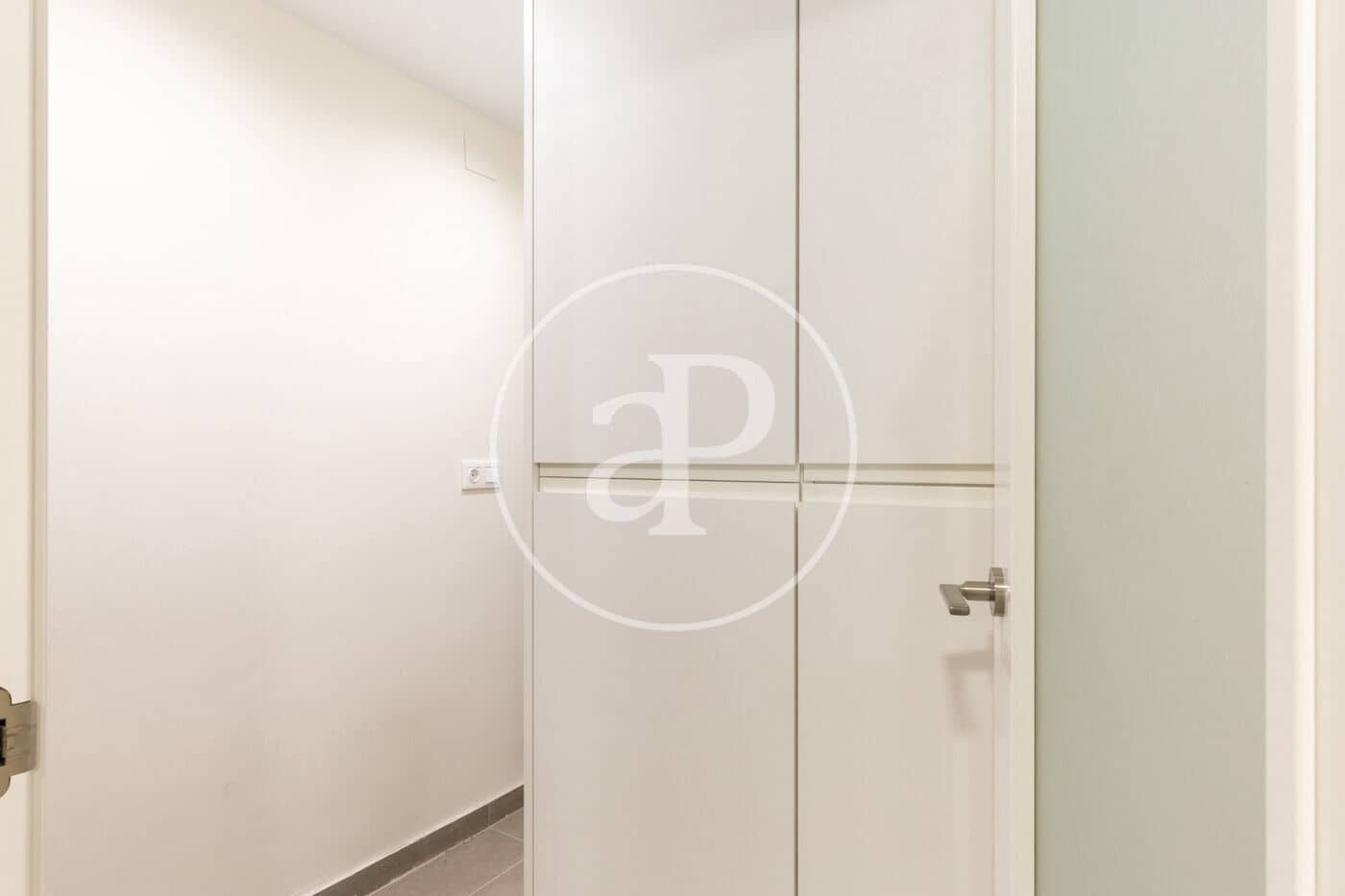 3 bedroom Apartment for rent in Valencia city - € 1,700 (Ref: 9462448)