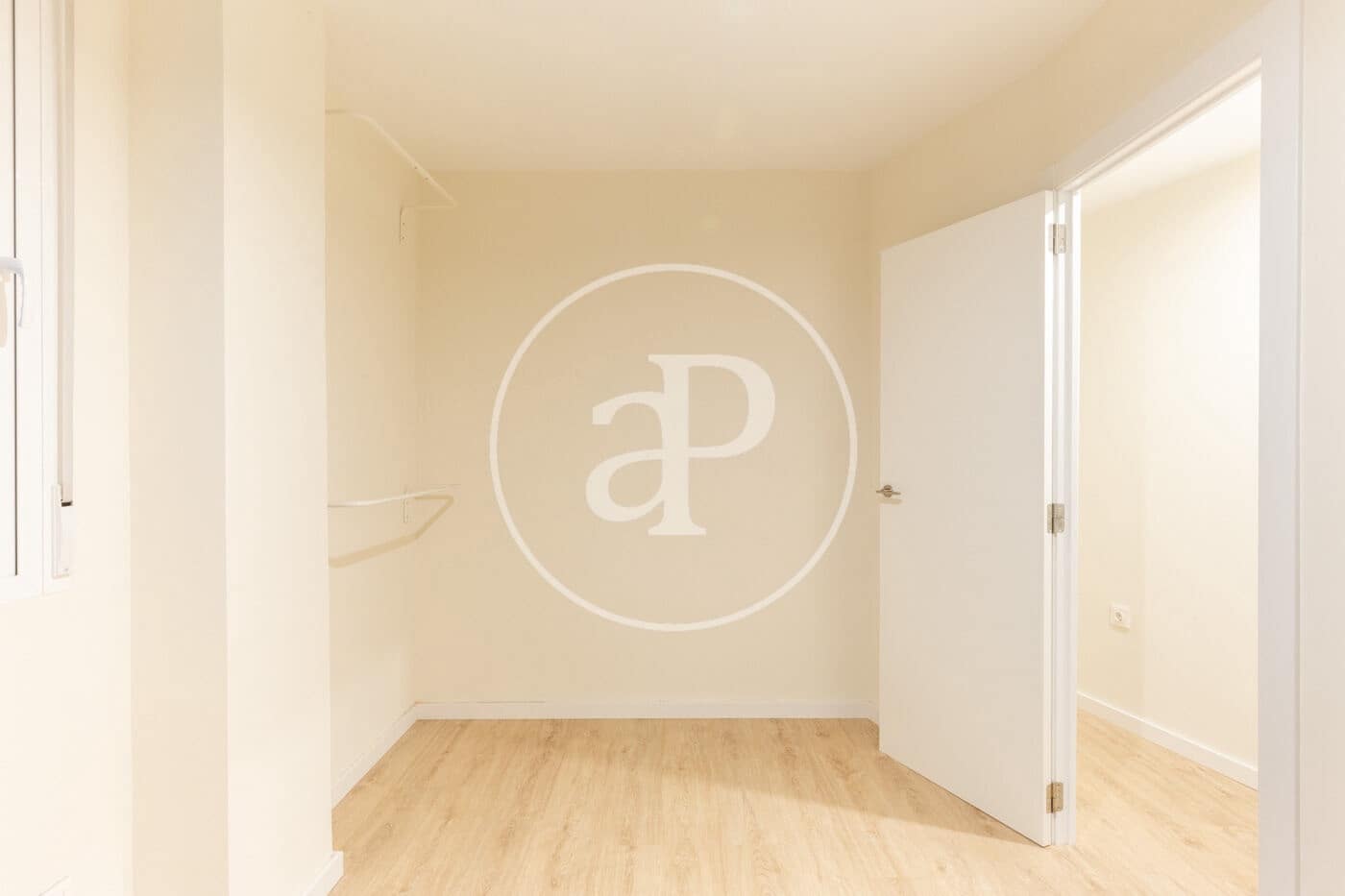 3 bedroom Apartment for rent in Valencia city - € 1,700 (Ref: 9462448)