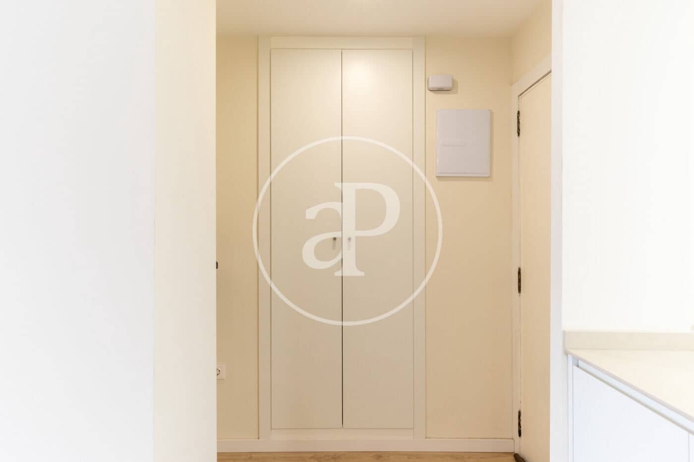 3 bedroom Apartment for rent in Valencia city - € 1,700 (Ref: 9462448)