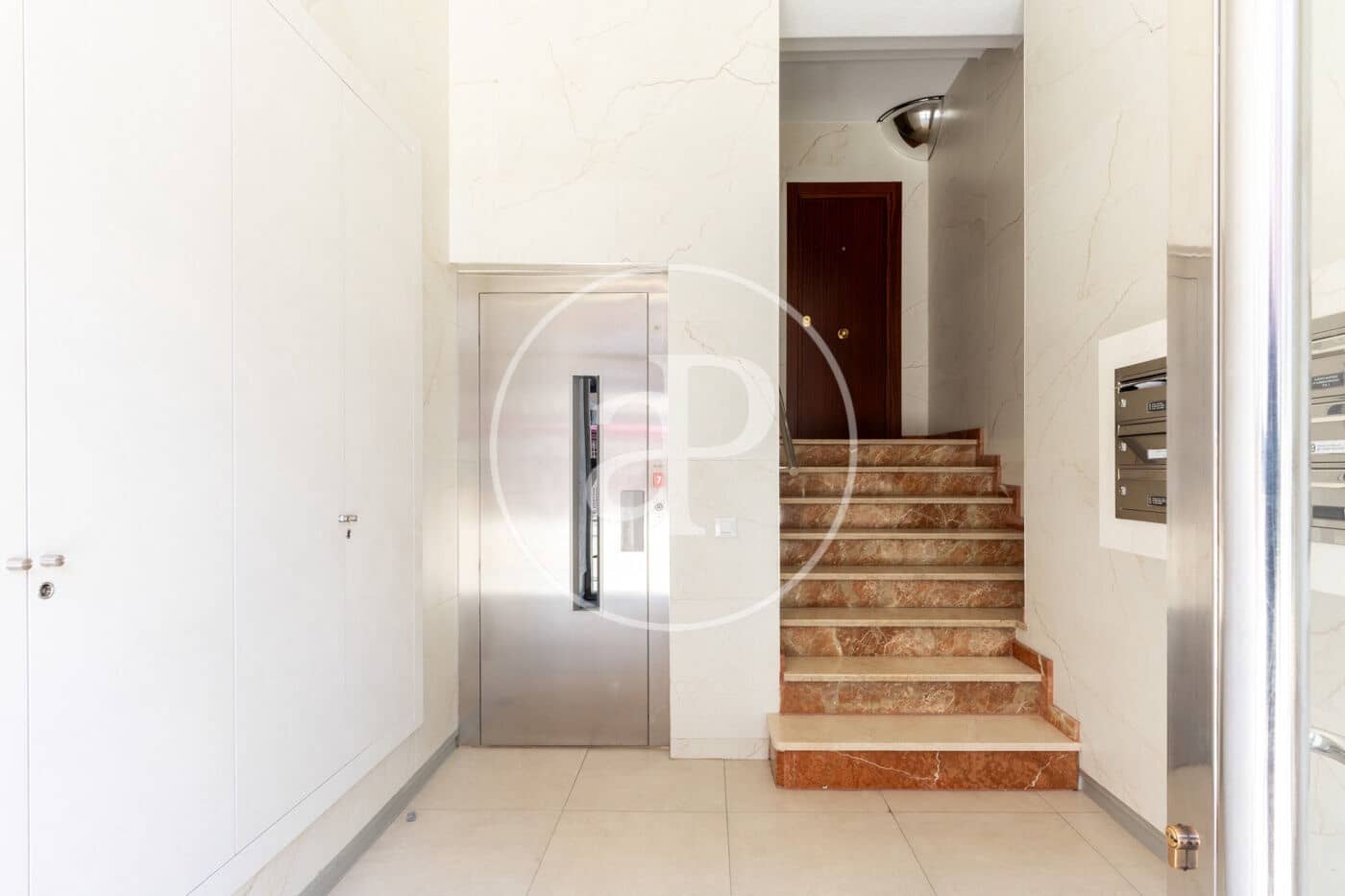 3 bedroom Apartment for rent in Valencia city - € 1,700 (Ref: 9462448)