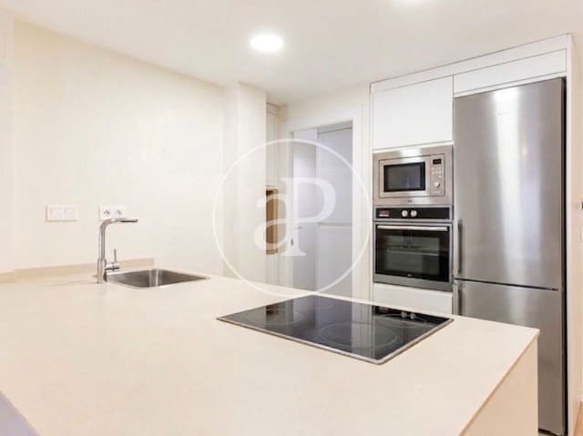 3 quarto Apartamento para arrendar em Nou Moles, Valência cidade - 1 700 € (Ref: 9462448)