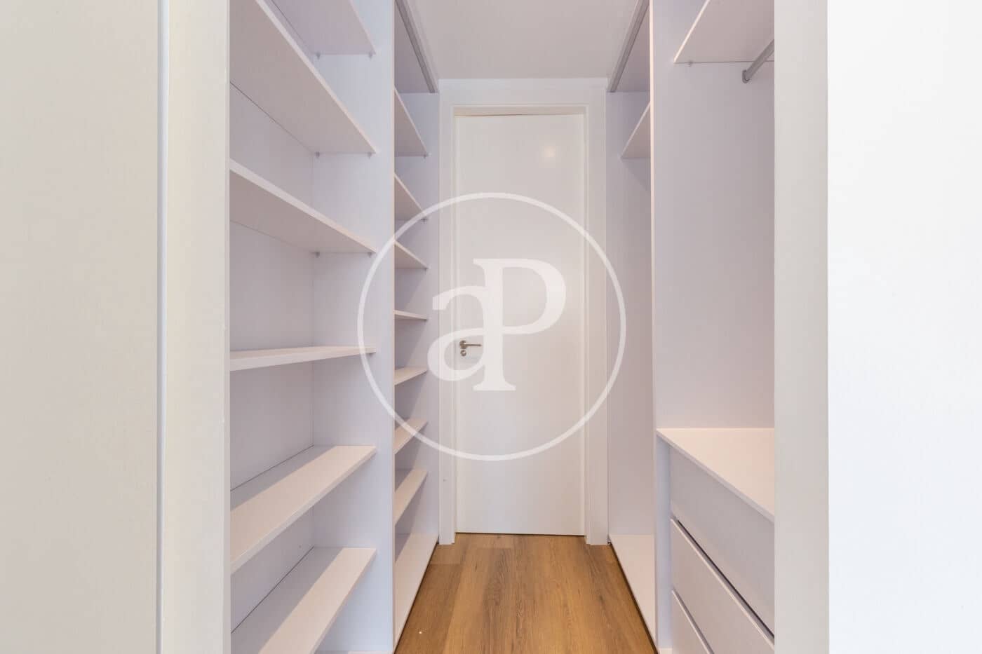 3 makuuhuone Huoneisto vuokrattavana paikassa Valencia kaupunki - 2 900 € (Ref: 9462449)