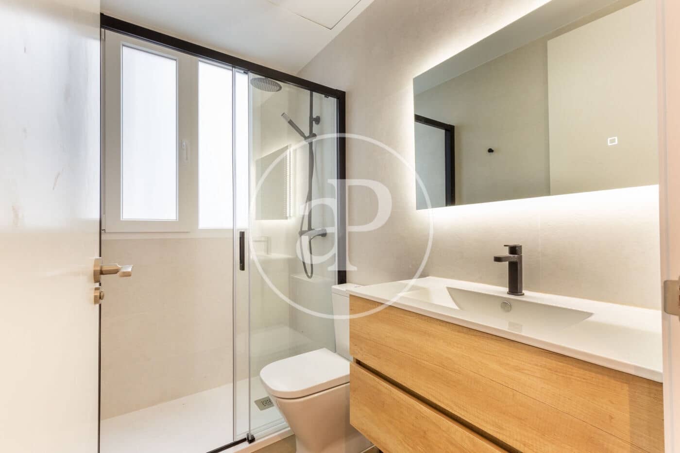 3 makuuhuone Huoneisto vuokrattavana paikassa Valencia kaupunki - 2 900 € (Ref: 9462449)