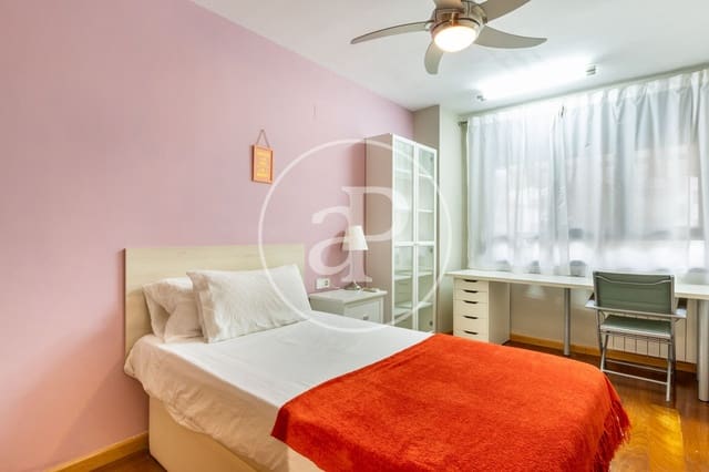 4 bedroom Apartment for rent in Sant Llorens, Valencia city with pool - € 3,500 (Ref: 9465655)