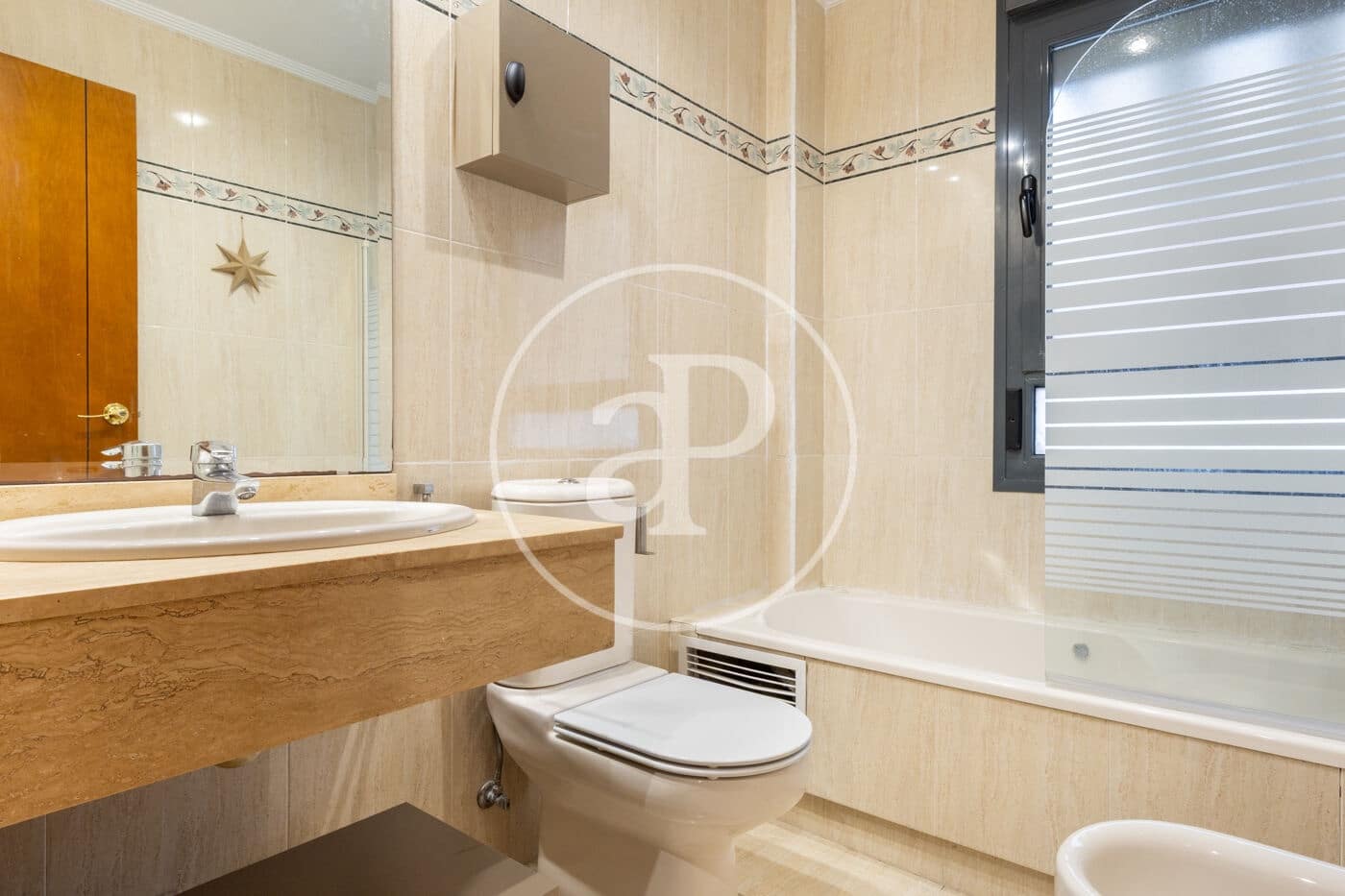 4 bedroom Apartment for rent in Valencia city with pool - € 3,500 (Ref: 9465655)