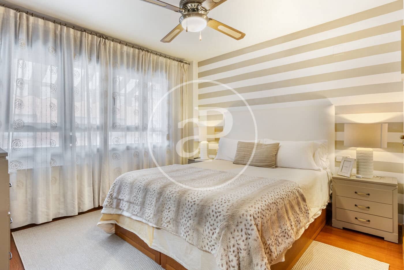 4 bedroom Apartment for rent in Valencia city with pool - € 3,500 (Ref: 9465655)