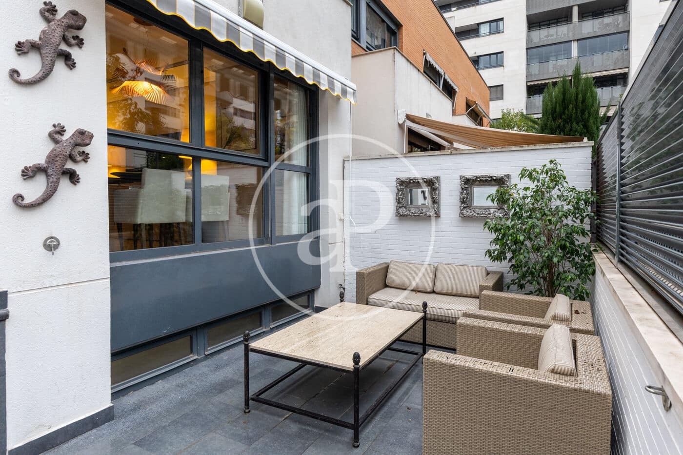 4 bedroom Apartment for rent in Valencia city with pool - € 3,500 (Ref: 9465655)