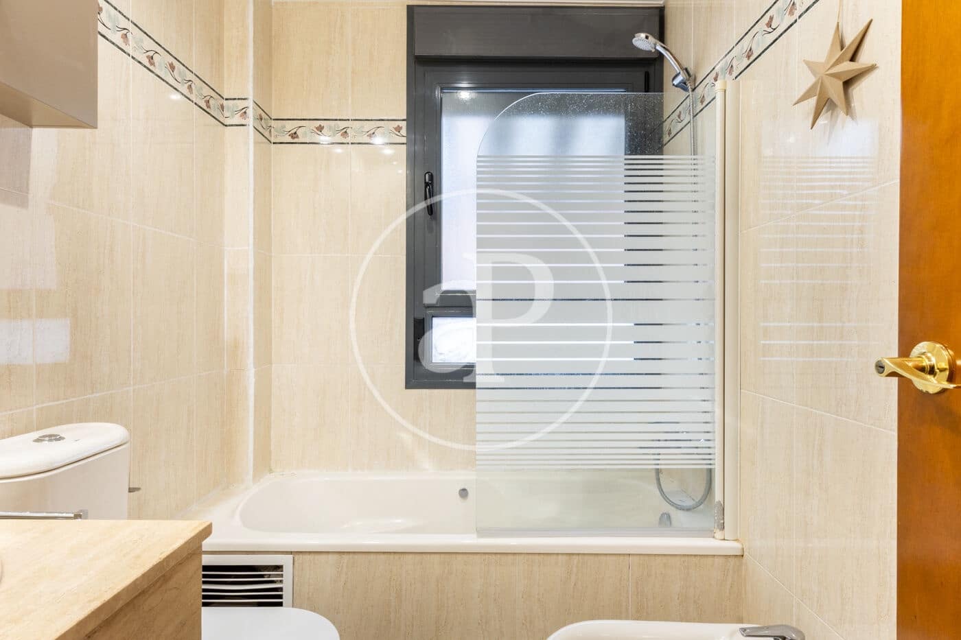 4 bedroom Apartment for rent in Valencia city with pool - € 3,500 (Ref: 9465655)