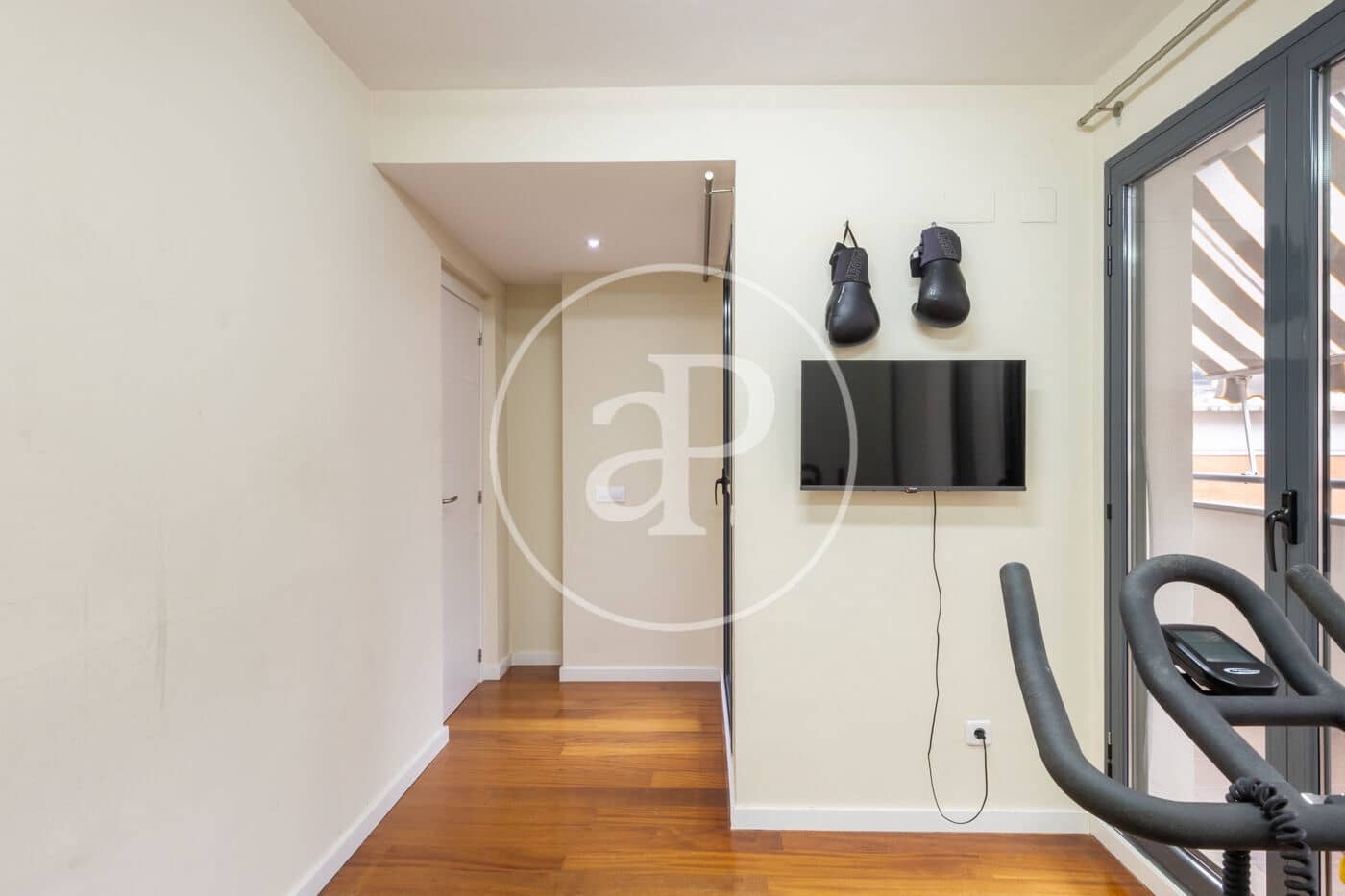 4 bedroom Apartment for rent in Valencia city with pool - € 3,500 (Ref: 9465655)