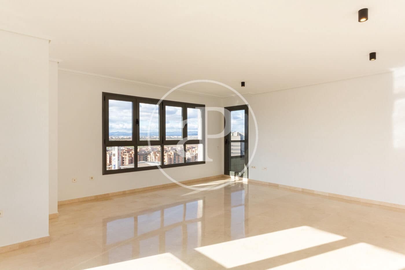 3 quarto Apartamento para arrendar em Valencia cidade - 1 850 € (Ref: 9465660)