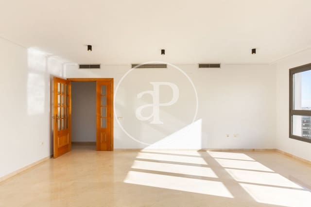 3 slaapkamer Appartement te huur in Sant Pau, Valencia stad - € 1.850 (Ref: 9465660)