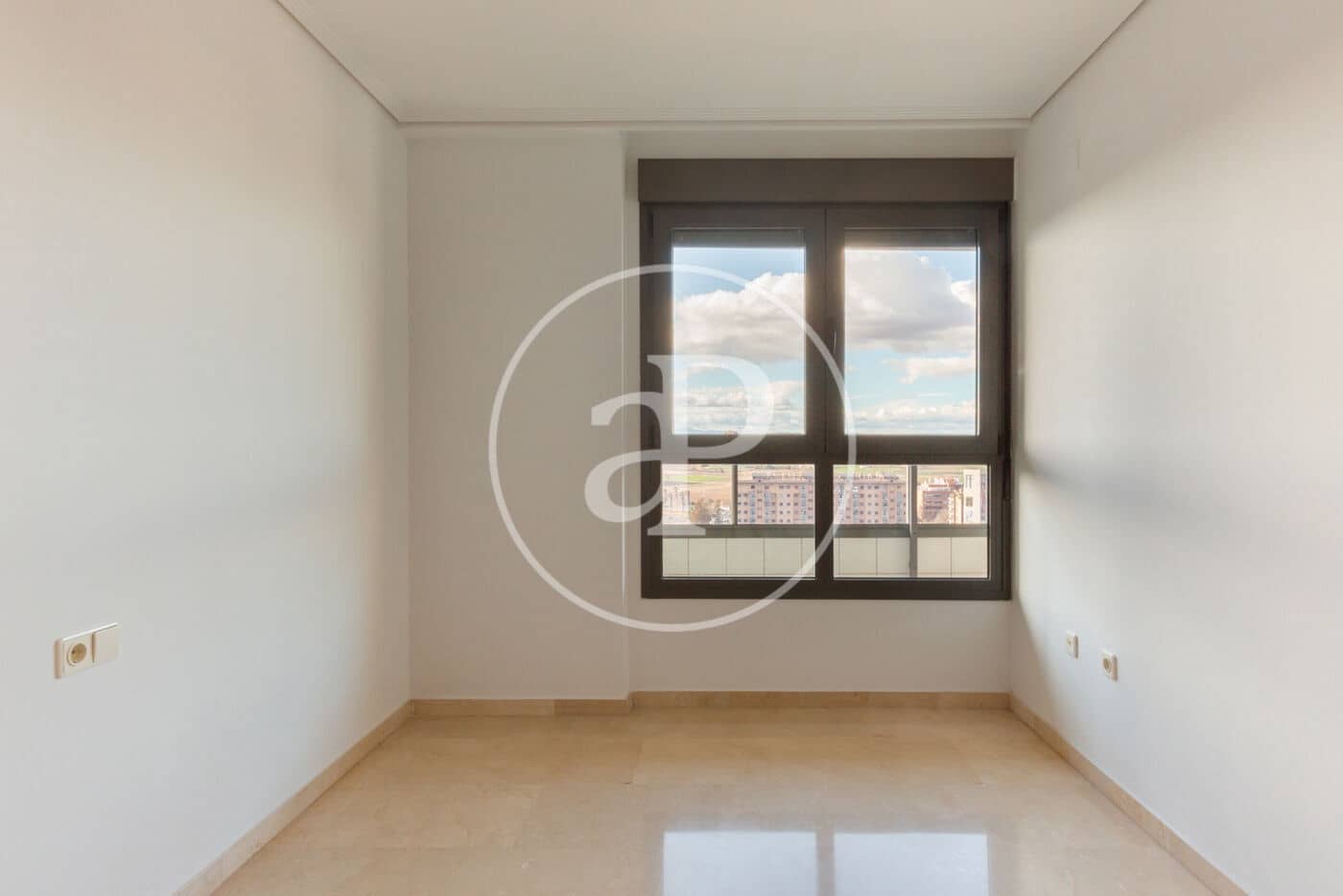 3 quarto Apartamento para arrendar em Valencia cidade - 1 850 € (Ref: 9465660)
