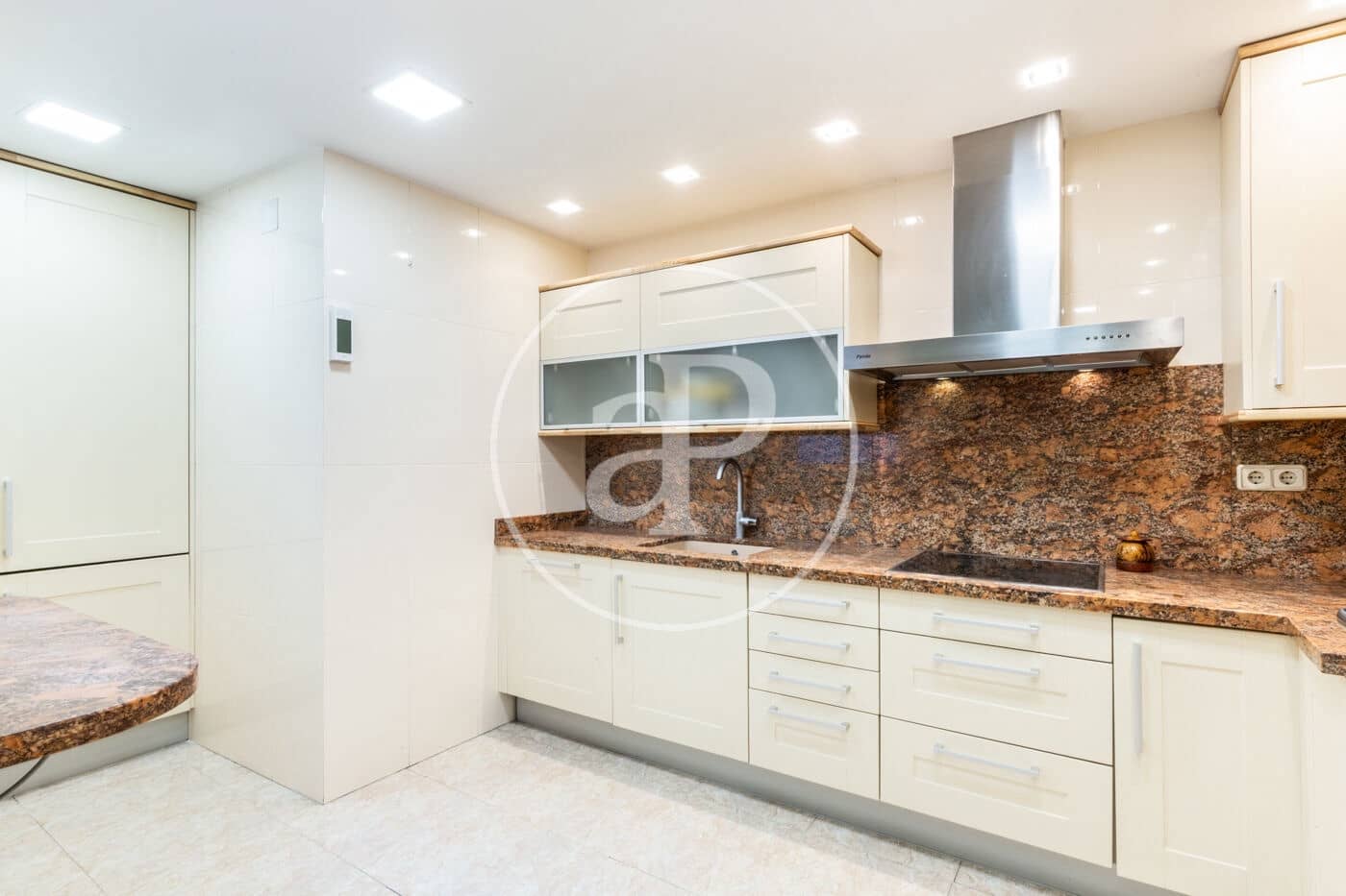 3 makuuhuone Huoneisto myytävänä paikassa Valencia kaupunki - 395 000 € (Ref: 9468530)