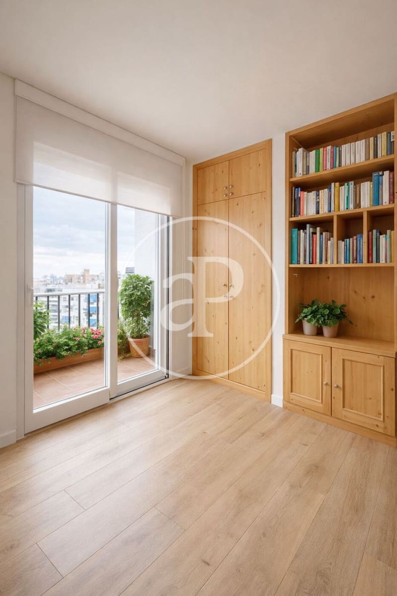 3 slaapkamer Appartement te koop in Valencia stad - € 395.000 (Ref: 9468530)