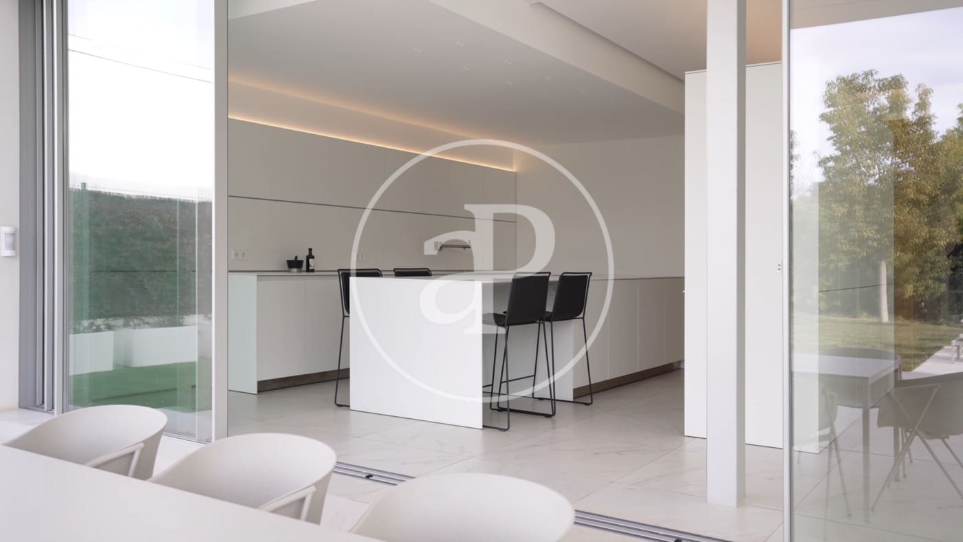 6 bedroom Villa for sale in Betera with pool - € 2,960,000 (Ref: 9468532)