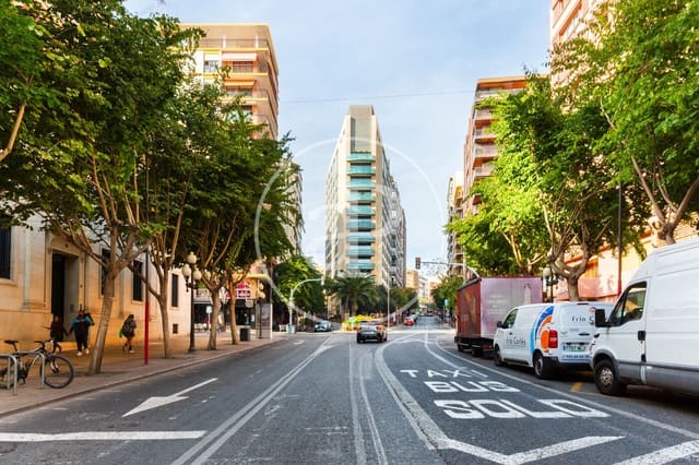 5 soveværelse Villa til salg i Florida Baja, Alicante by - € 315.000 (Ref: 9474257)