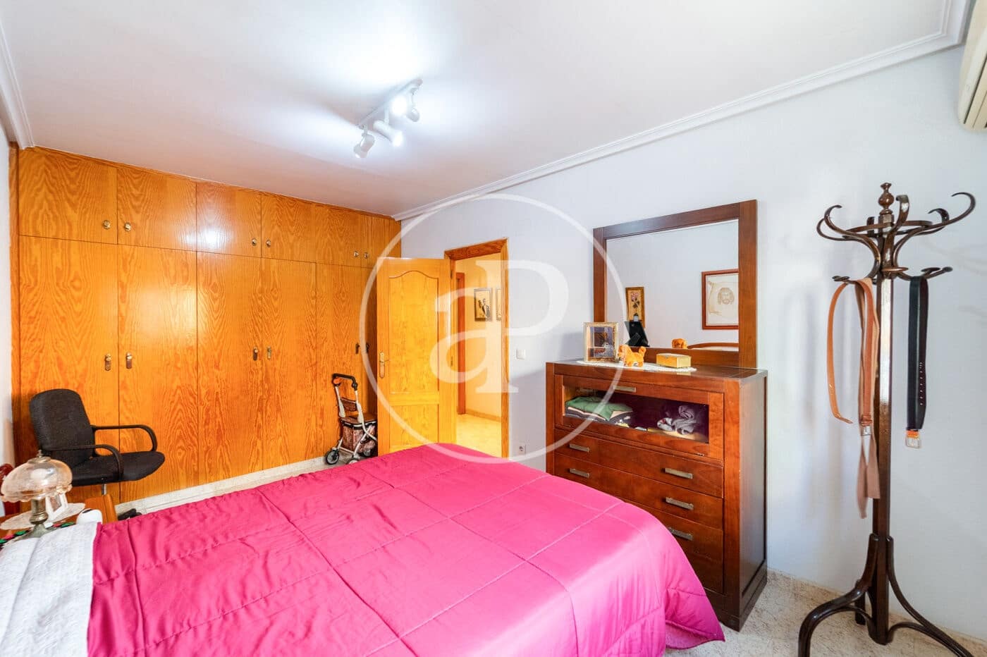 5 bedroom Villa for sale in Alicante / Alacant city - € 315,000 (Ref: 9474257)