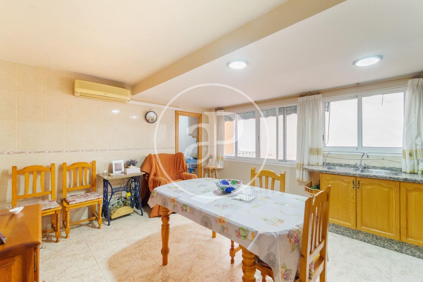 5 bedroom Villa for sale in Alicante / Alacant city - € 315,000 (Ref: 9474257)