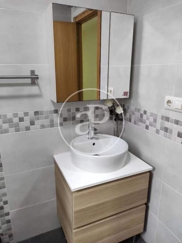 4 soveværelse Lejlighed til leje i Benimamet, Valencia by - € 1.100 (Ref: 9474258)