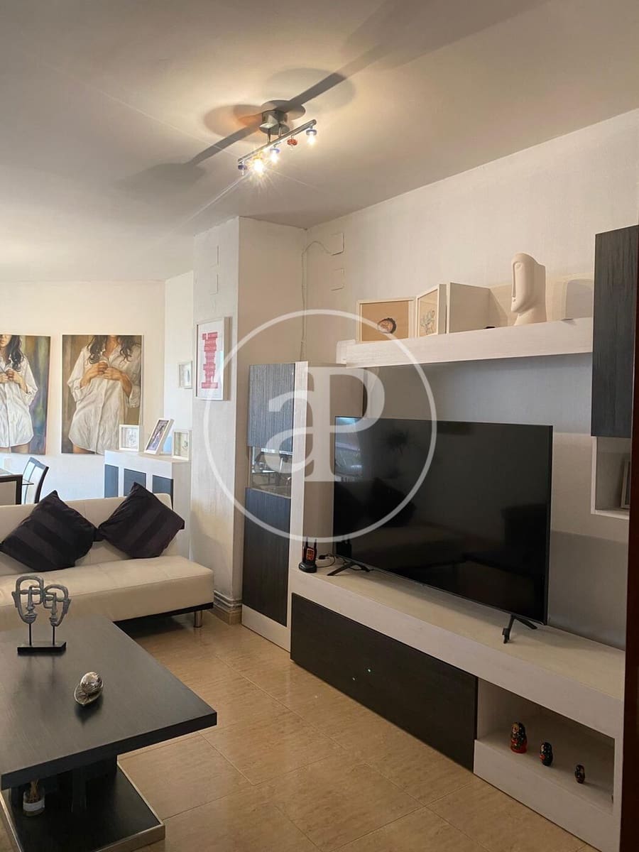 2 bedroom Apartment for sale in Paterna with pool - € 375,000 (Ref: 9476197)