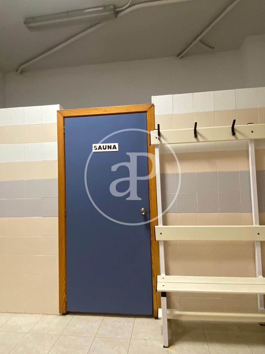 2 bedroom Apartment for sale in Paterna with pool - € 375,000 (Ref: 9476197)