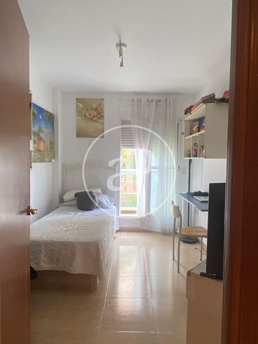 2 bedroom Apartment for sale in Paterna with pool - € 375,000 (Ref: 9476197)