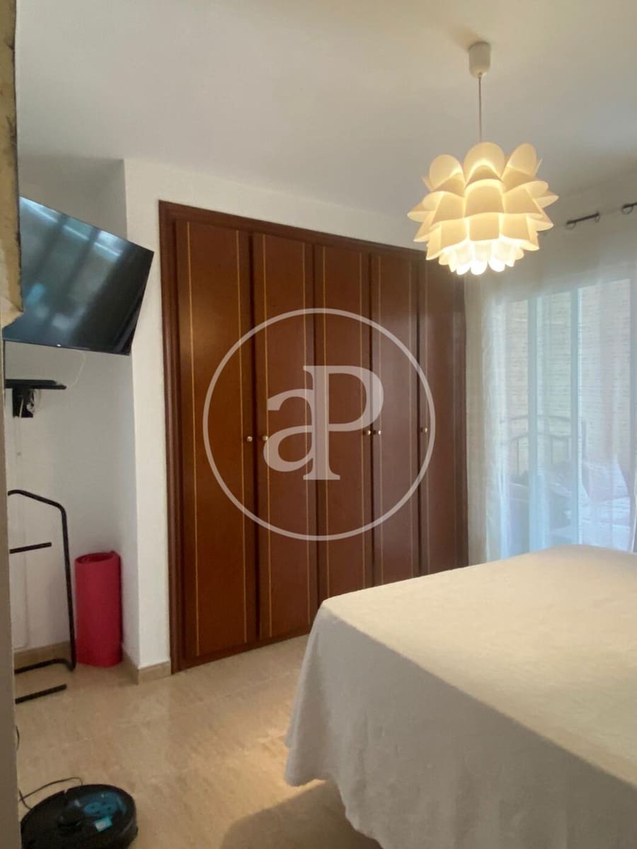 2 bedroom Apartment for sale in Paterna with pool - € 375,000 (Ref: 9476197)