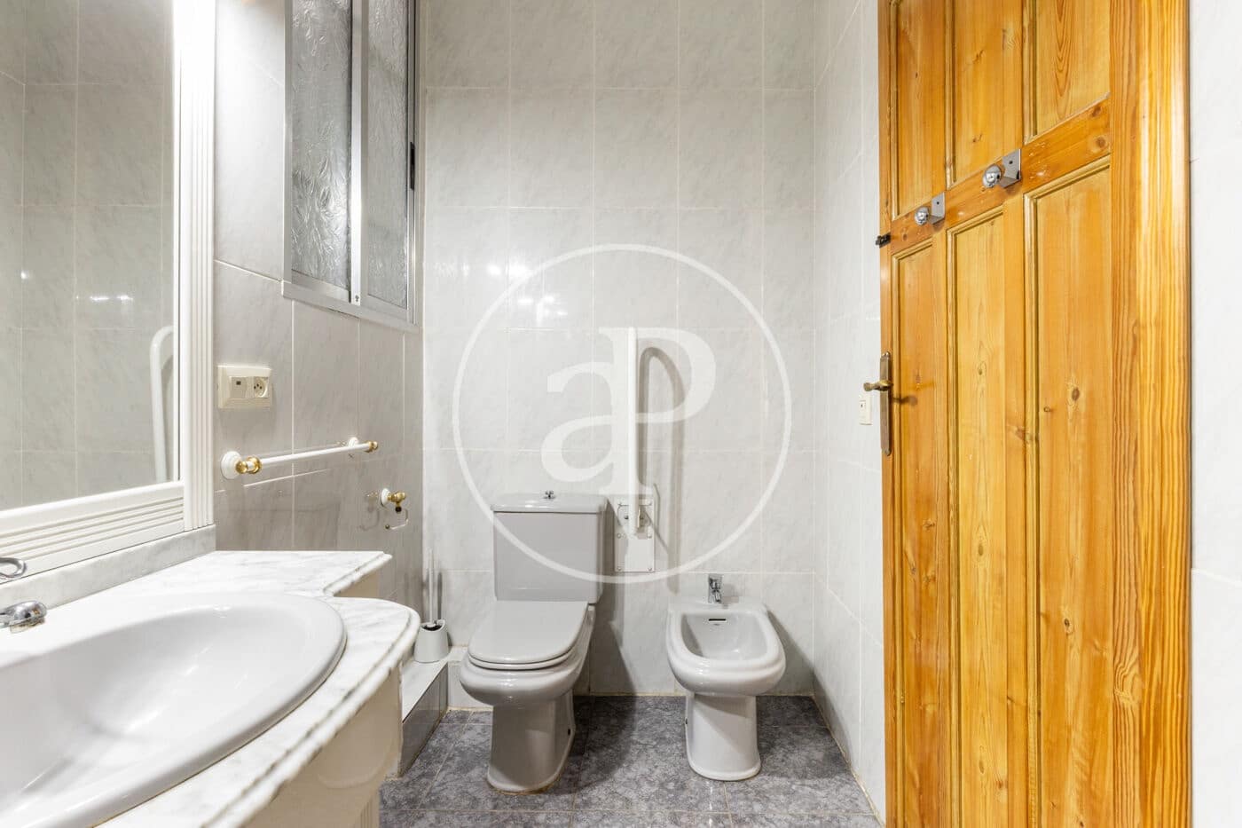 Apartamento de 5 habitaciones en València ciudad en alquiler - 1.900 € (Ref: 9482099)