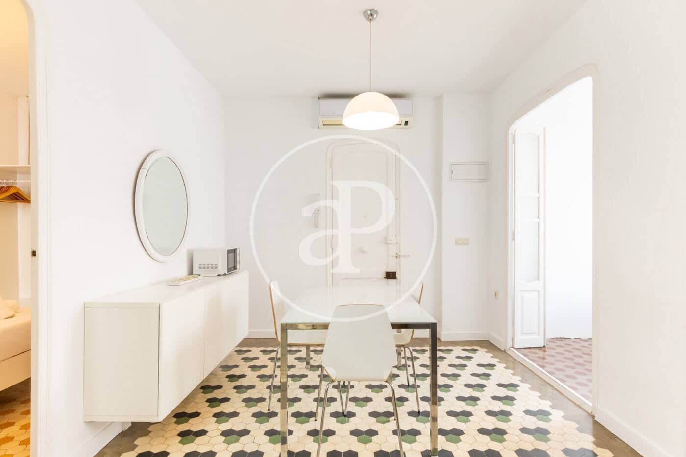 2 bedroom Apartment for rent in Valencia city - € 1,350 (Ref: 9482100)