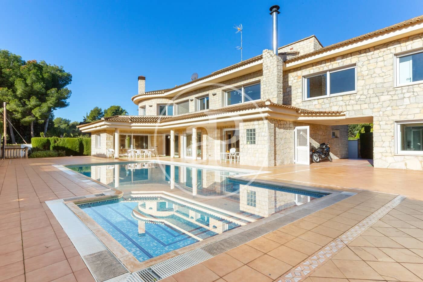 5 sypialnia Willa na sprzedaż w Serra z basenem - 790 000 € (Ref: 9483543)