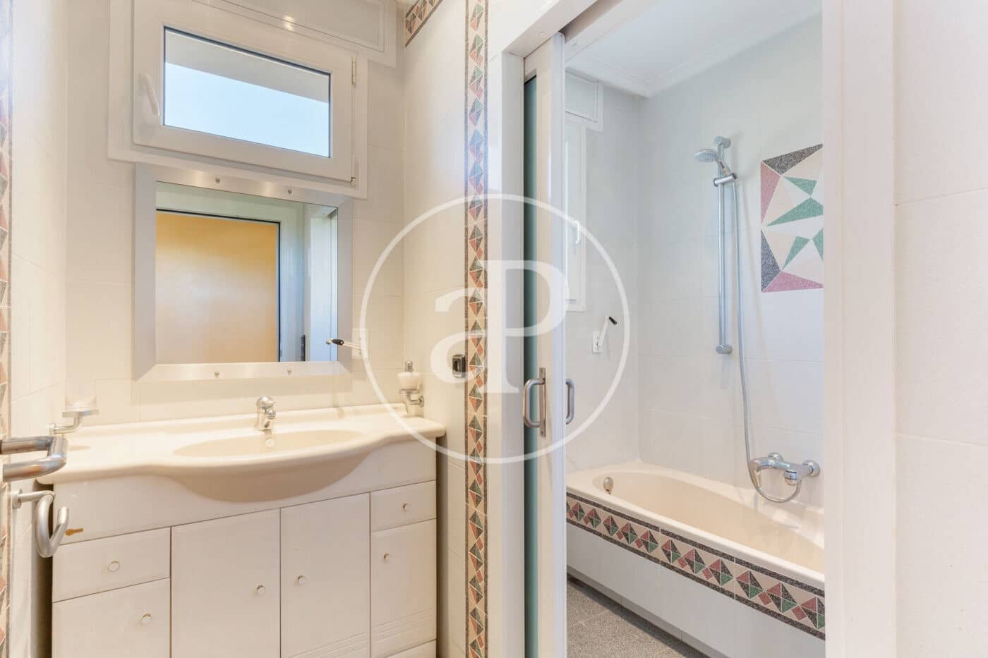 5 sypialnia Willa na sprzedaż w Serra z basenem - 790 000 € (Ref: 9483543)