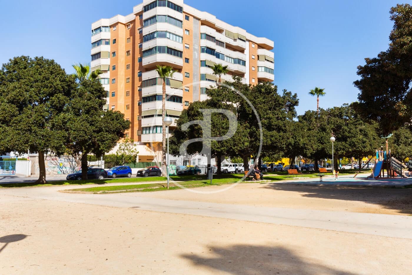 2 bedroom Apartment for sale in Alicante / Alacant city with pool - € 496,000 (Ref: 9483545)