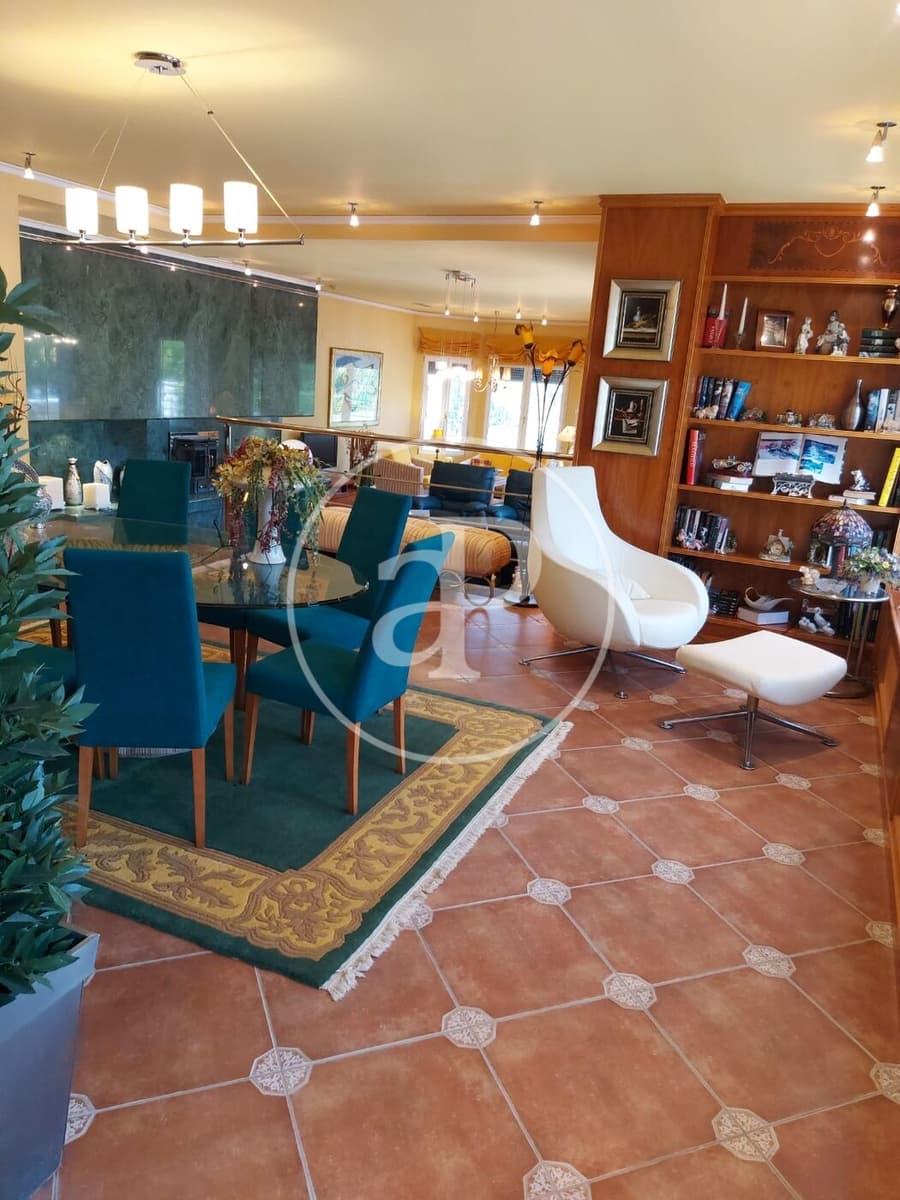 4 soveværelse Villa til salg i Montserrat med swimmingpool - € 930.000 (Ref: 9485352)