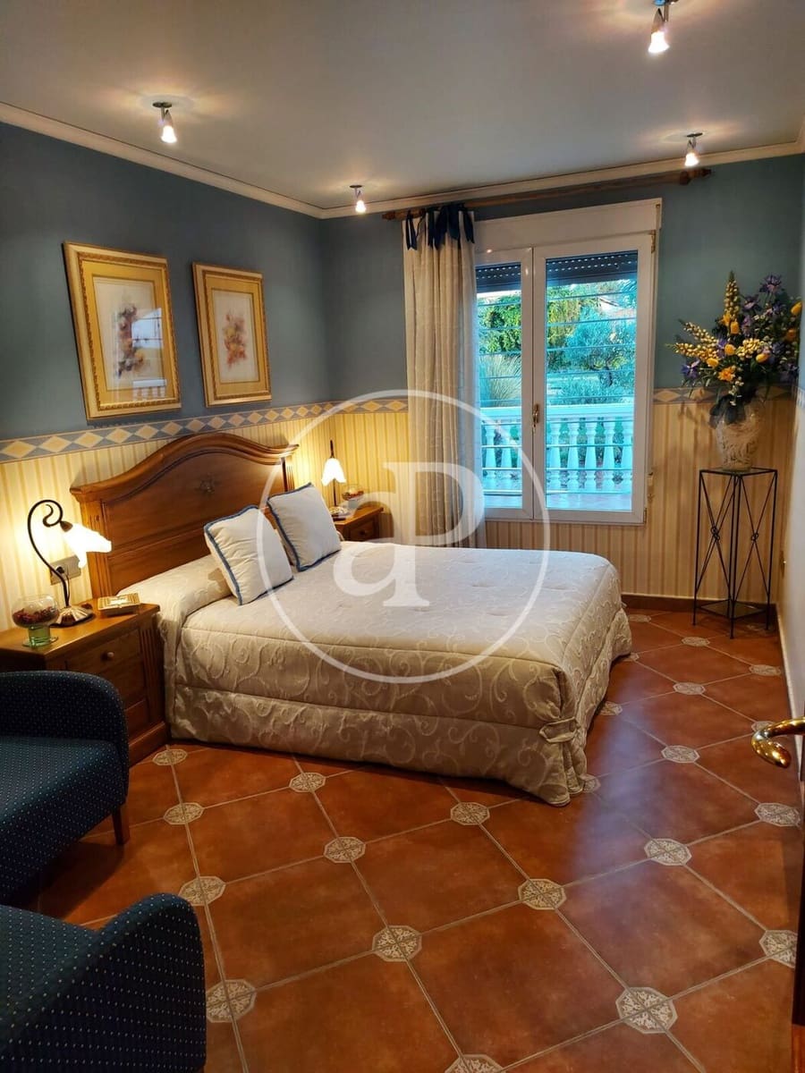 4 soveværelse Villa til salg i Montserrat med swimmingpool - € 930.000 (Ref: 9485352)