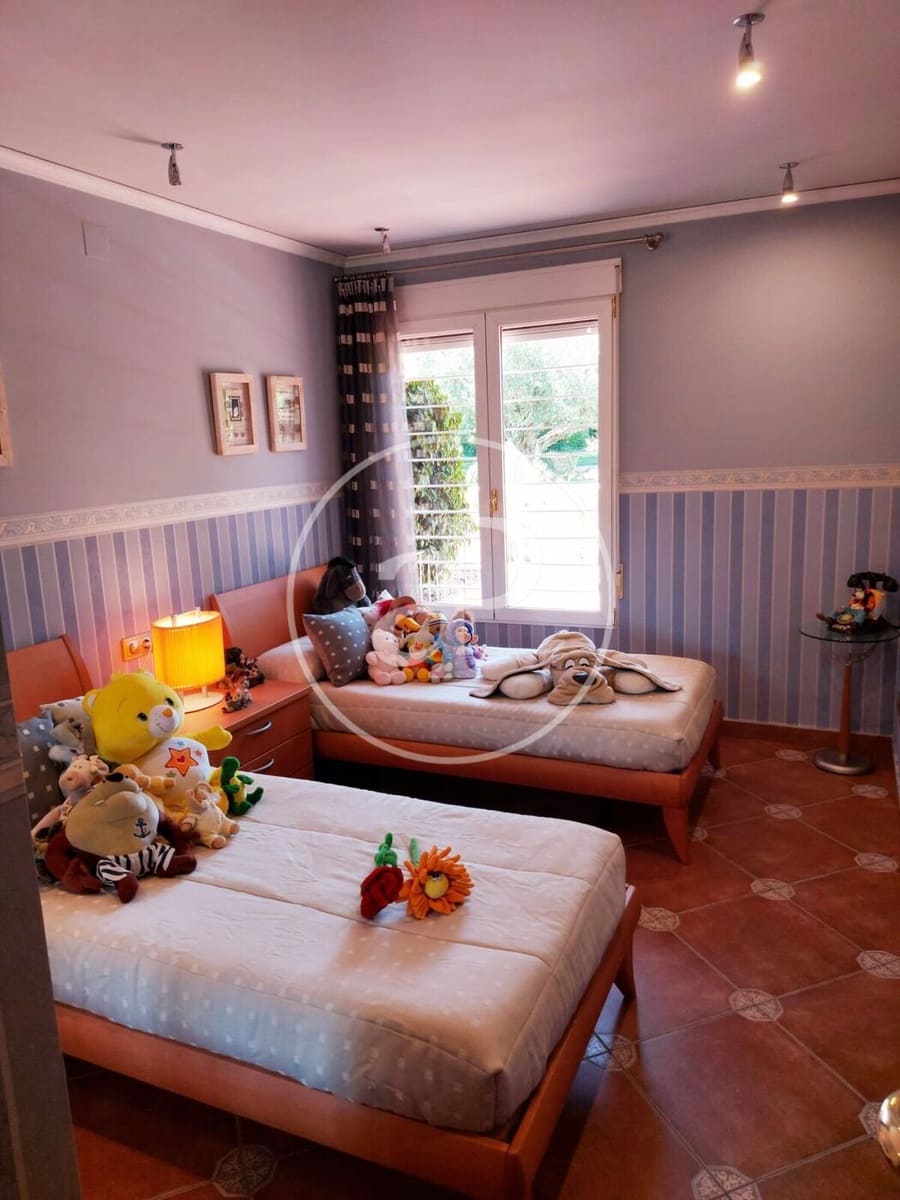 4 soveværelse Villa til salg i Montserrat med swimmingpool - € 930.000 (Ref: 9485352)