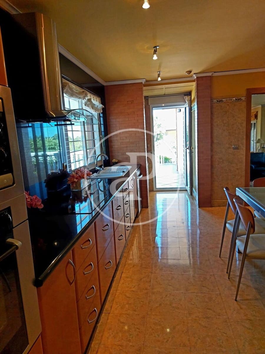 4 soveværelse Villa til salg i Montserrat med swimmingpool - € 930.000 (Ref: 9485352)