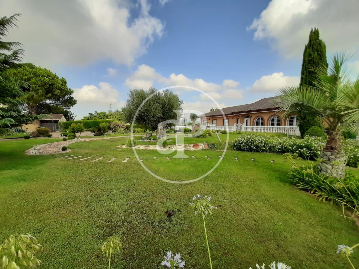 4 soveværelse Villa til salg i Montserrat med swimmingpool - € 930.000 (Ref: 9485352)