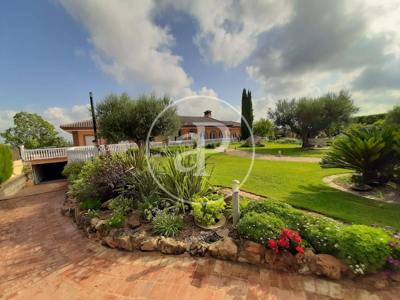 4 soveværelse Villa til salg i Montserrat med swimmingpool - € 930.000 (Ref: 9485352)