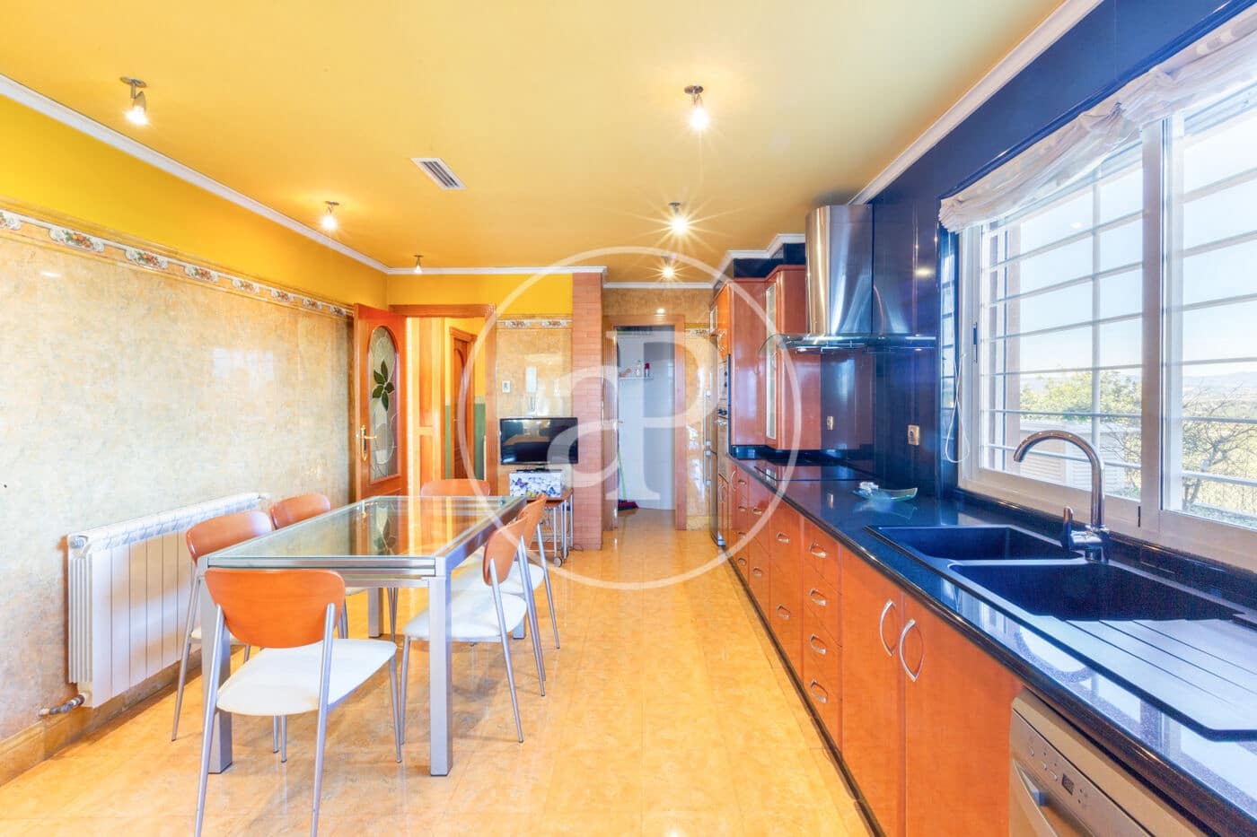 4 soveværelse Villa til salg i Montserrat med swimmingpool - € 930.000 (Ref: 9485352)