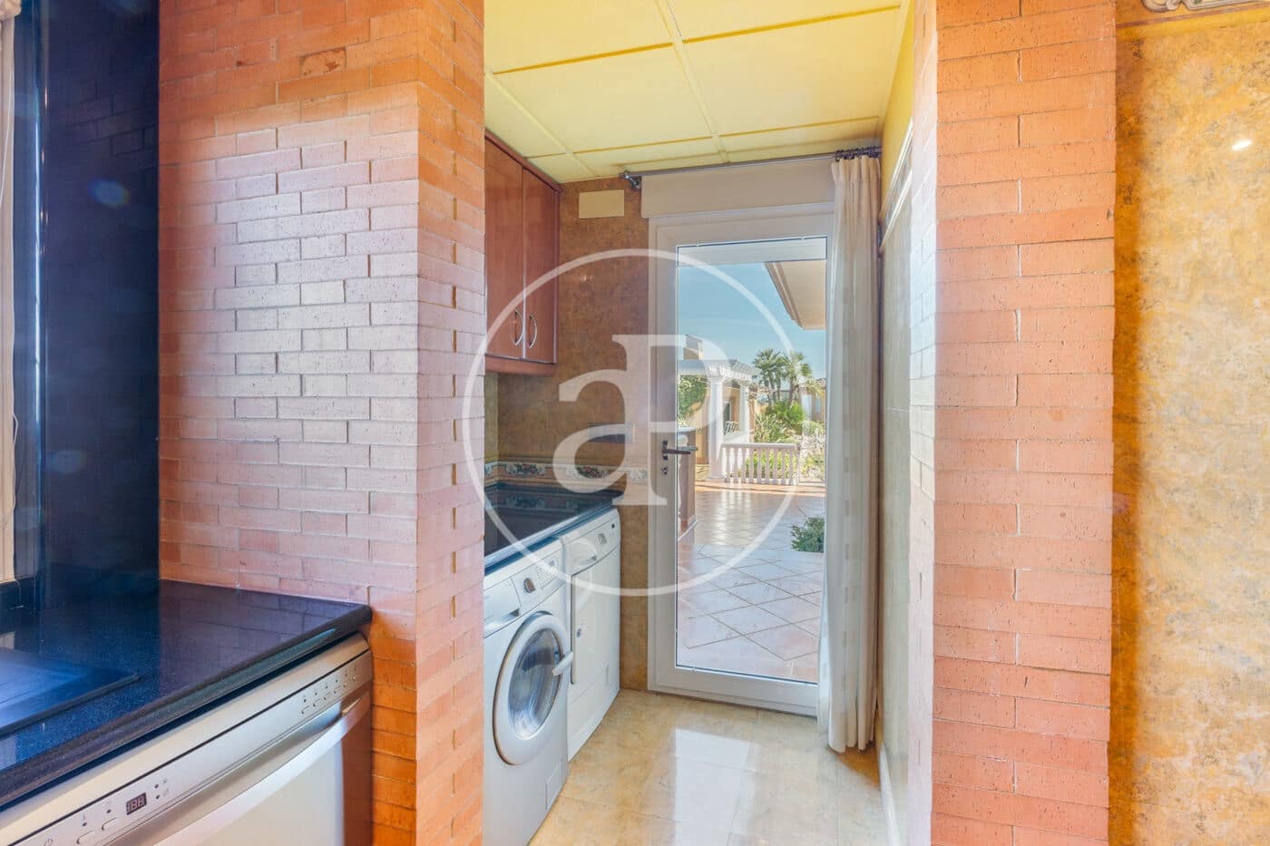 4 soveværelse Villa til salg i Montserrat med swimmingpool - € 930.000 (Ref: 9485352)