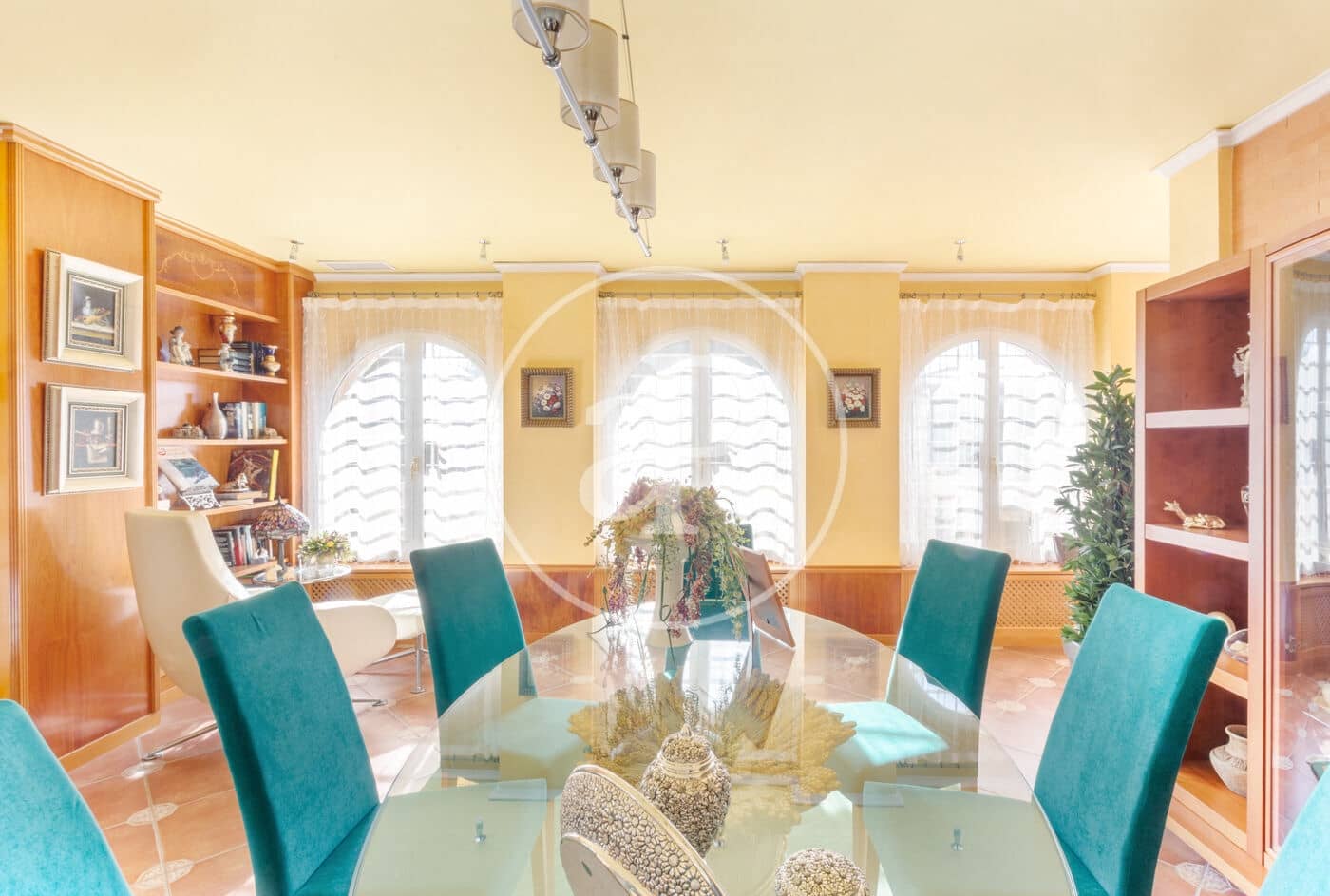 4 soveværelse Villa til salg i Montserrat med swimmingpool - € 930.000 (Ref: 9485352)